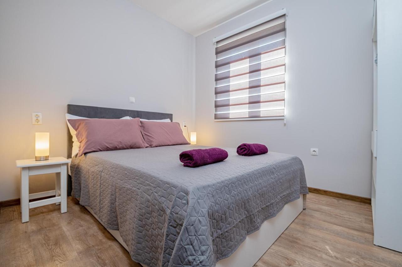 Apartments Leona Neum Eksteriør bilde